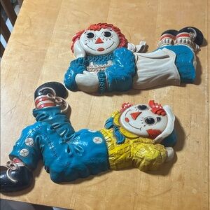 Vintage 1977 Raggedy Ann & Andy Doll Wall Plaques - Blue, Yellow, Red.